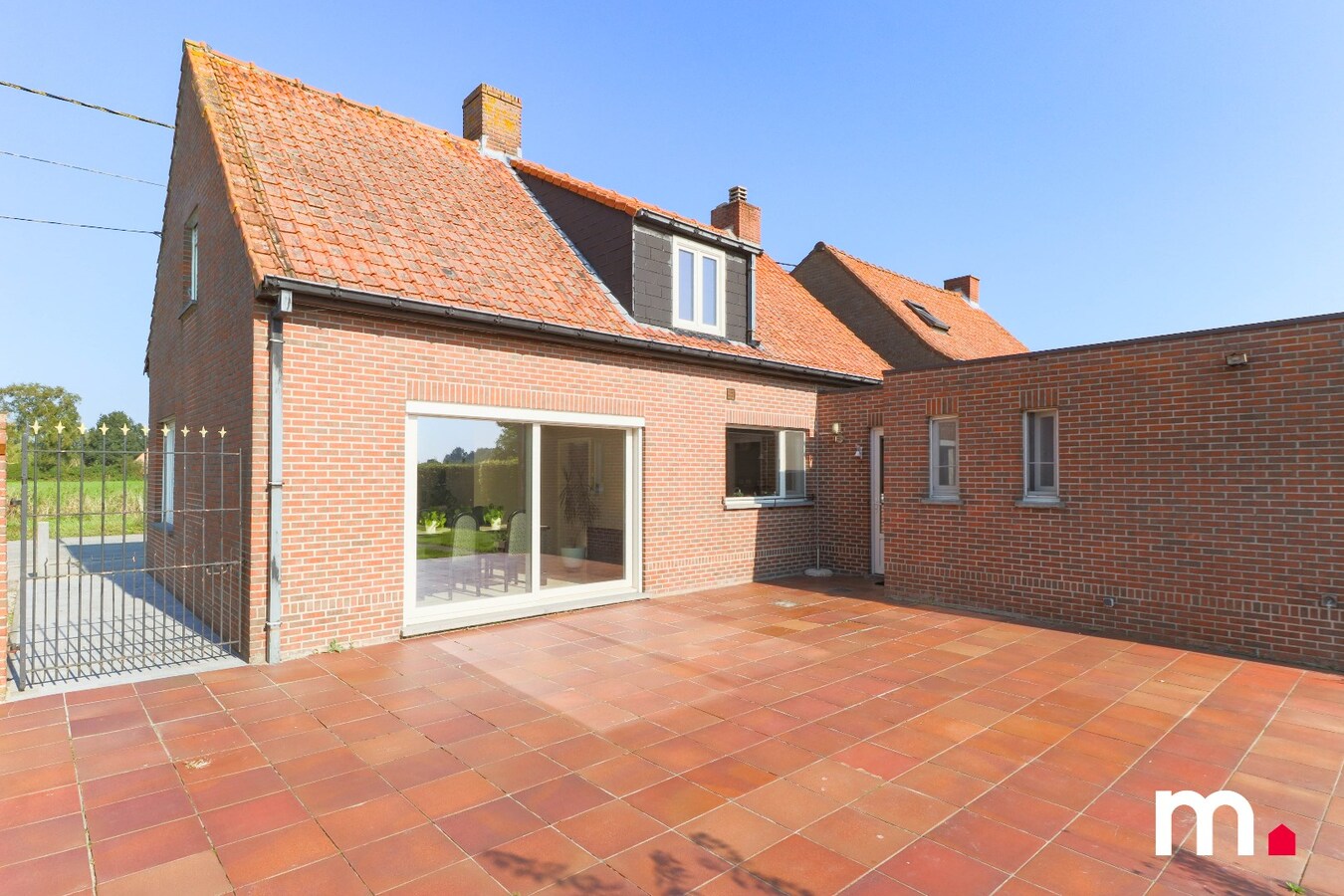 VERZORGDE WONING MET 4 SL.K. EN GARAGE 85m&#178; 