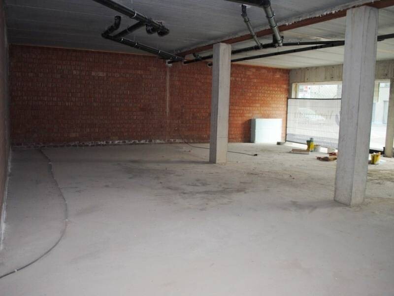 Handelspand - 210m&#178; -  in centrum Waarschoot 