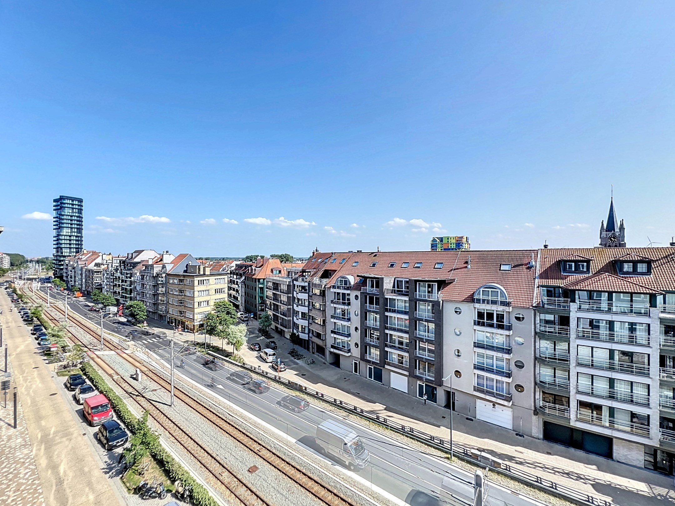 Volledig gerenoveerd appartement met 1 slaapkamer te koop gelegen te Heist. 