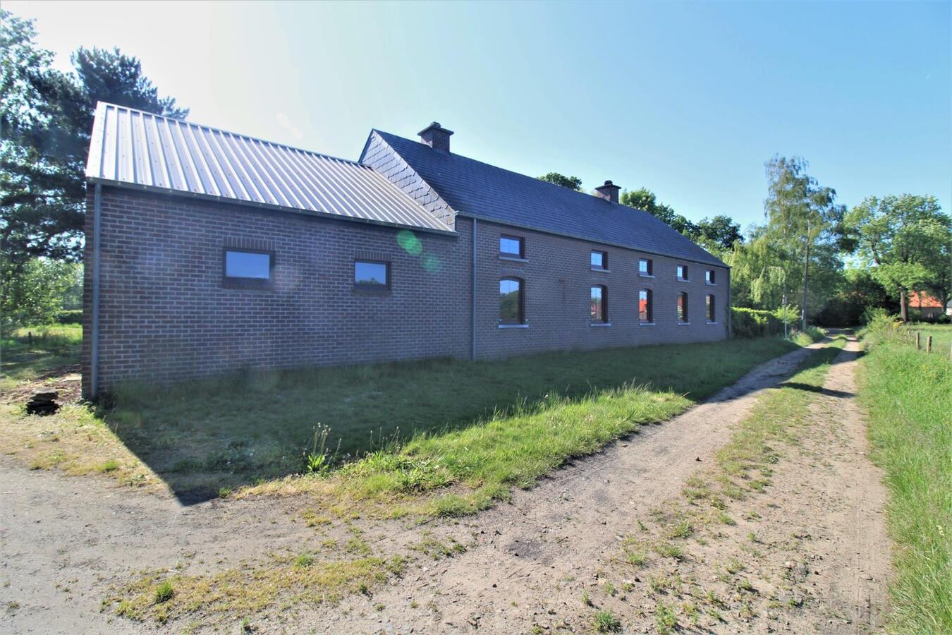 IN OPTIE - Rustig en landelijk gelegen hoeve met aanhorigheden en weiland op ca. 1,35ha te Rillaar (Vlaams-Brabant) 