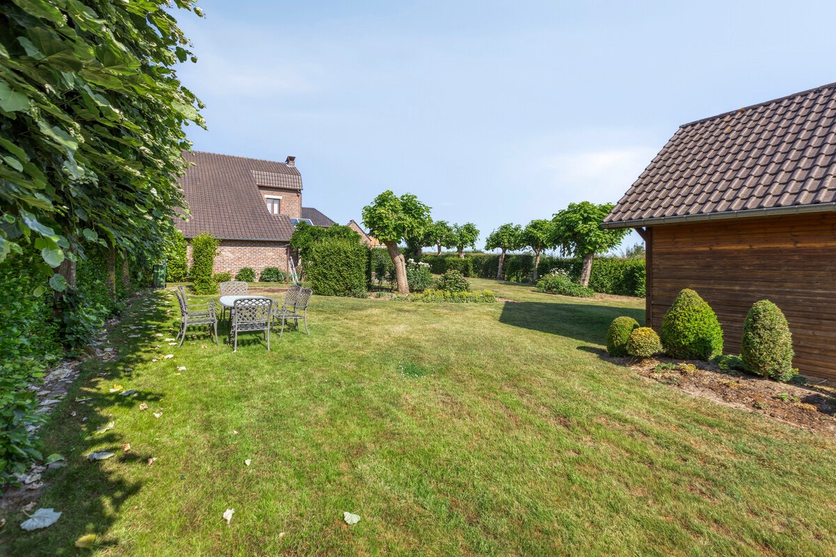 Uitzonderlijke woning met prachtig vergezicht op perceel van 72 are 