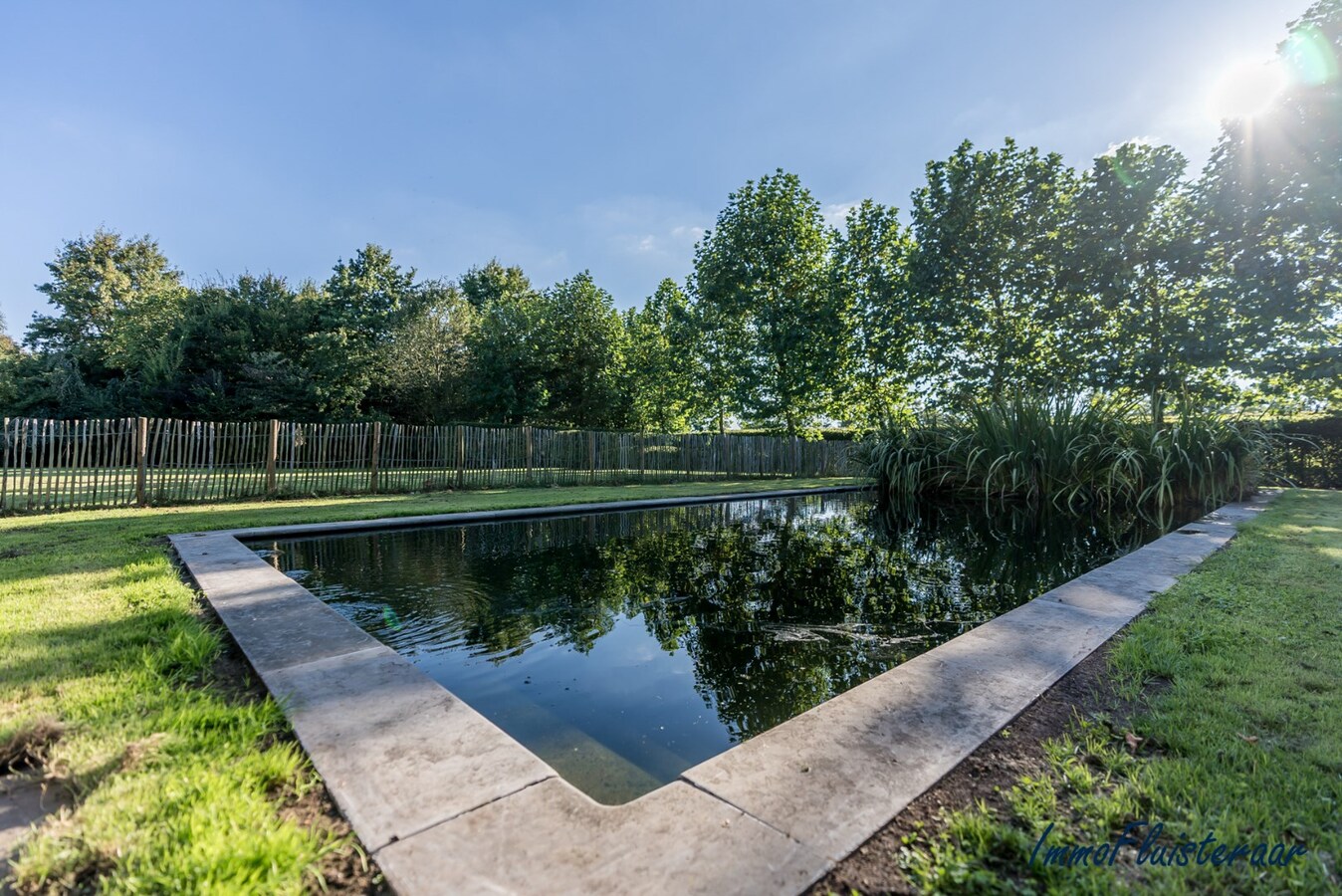 Uitzonderlijk gerenoveerd landhuis op een perceel van 3,9 ha te Geel 