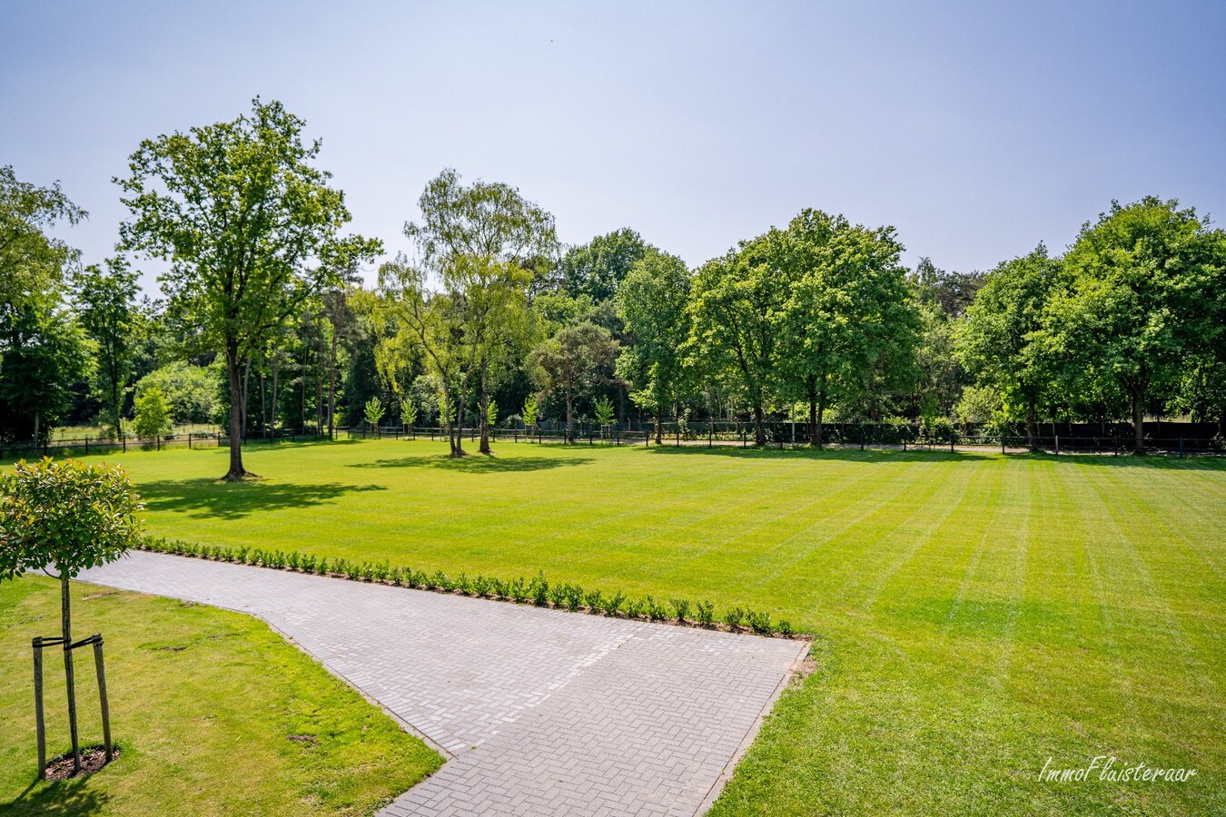 Complete horse accommodation on approximately 3.5 hectares in Helchteren 