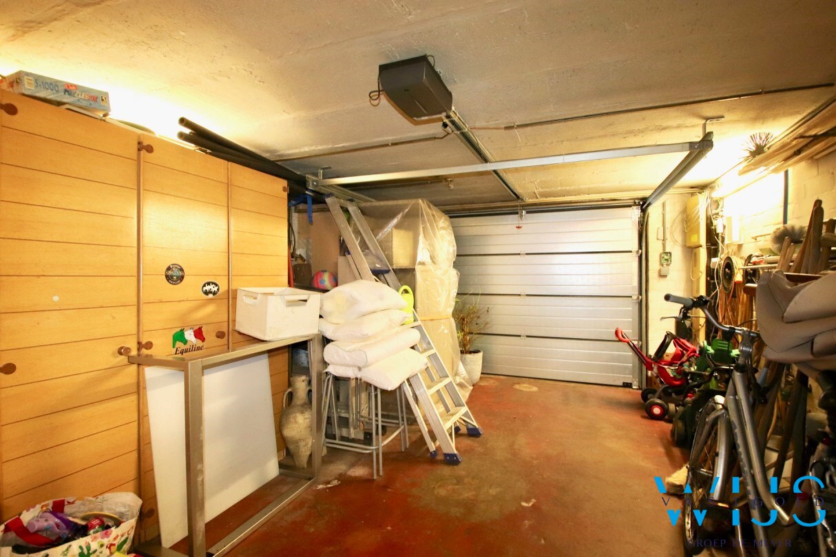 Woonhuis met 6 slaapkamers op TOPlocatie te EVERGEM ! 