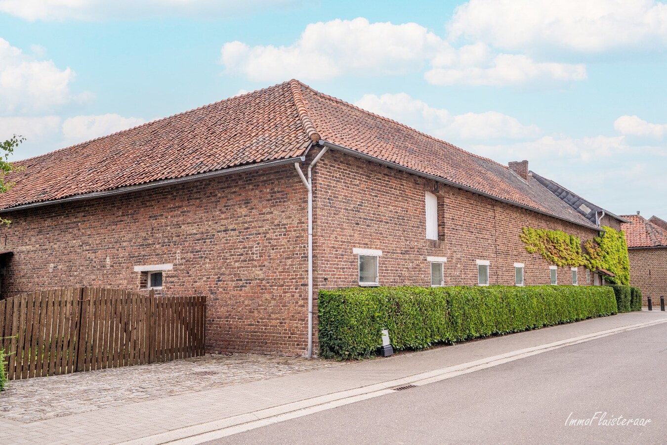 Charmante vierkantshoeve met veel potentieel op ca. 3,14 ha te Tongeren 