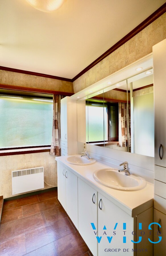 Schitterend woonhuis op een fantastisch perceel van 2859 m&#178; te Drongen ! 