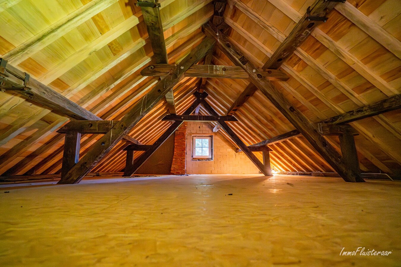 Unieke hoeve op een uitzonderlijke locatie op ca. 5ha te Peer 