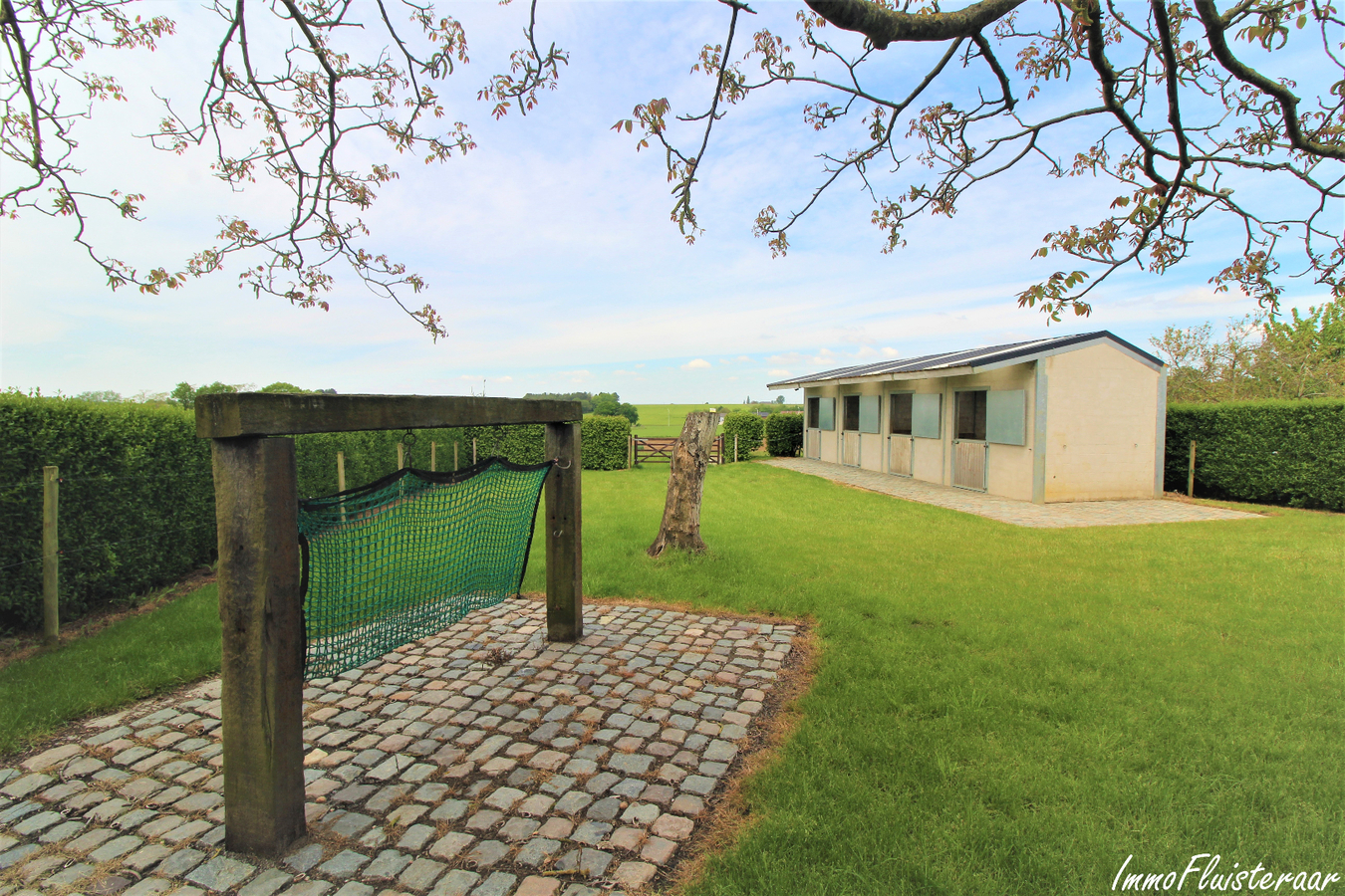 Charmante en ruime woning (meerdere woonunits) met tuin, stalgebouw en weiland op ca. 1,15ha te Tielt-Winge (Vlaams-Brabant) 