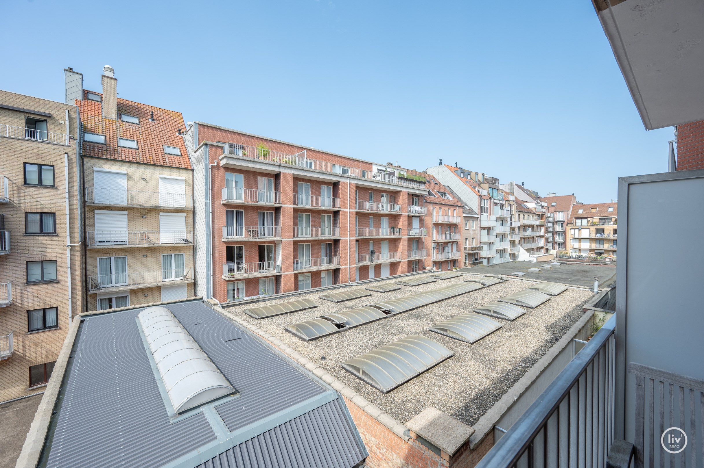 Appartement confortable et bien entretenu avec une chambre, situ&#233; au centre de l&#39;avenue L&#233;opold &#224; Knokke. 