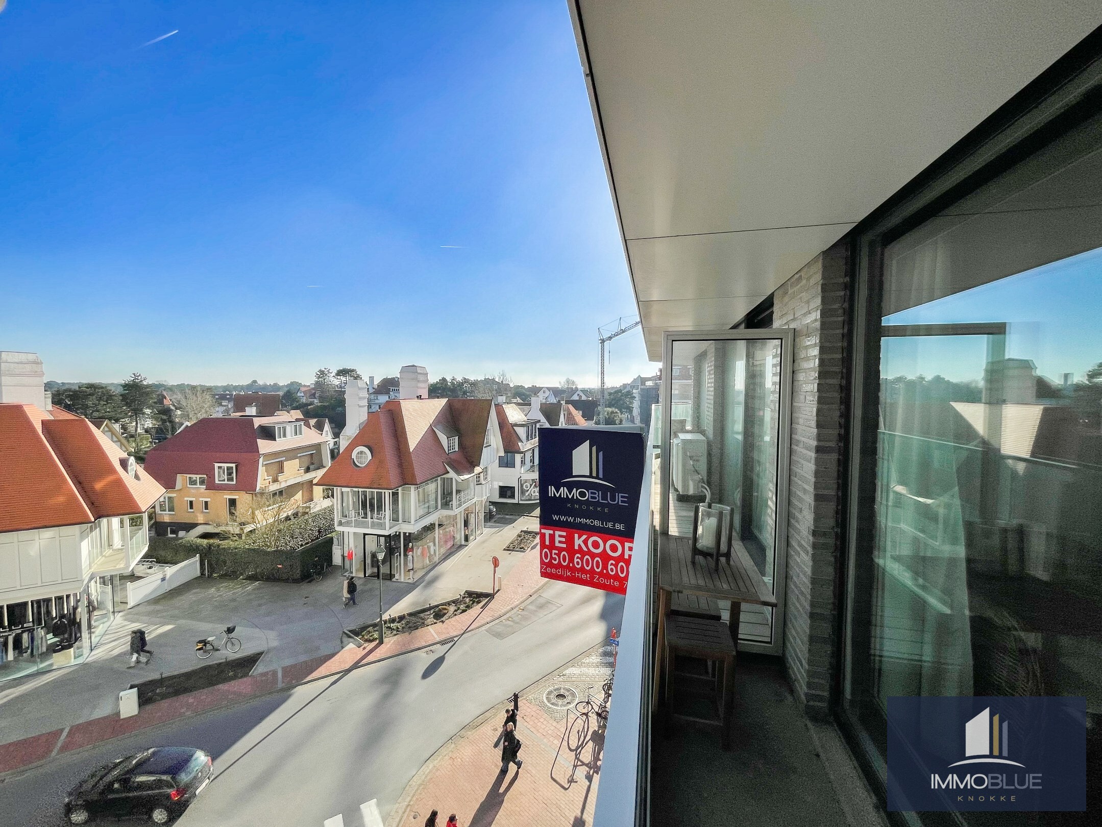 Appartement de trois chambres &#224; coucher avec une vue d&#233;gag&#233;e situ&#233; pr&#232;s de la place du Triangle. 