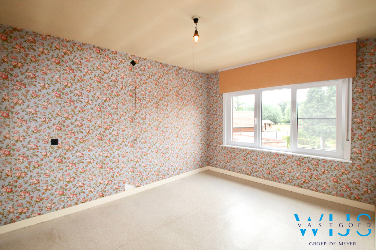 Op te frissen gezinswoning met 3 slaapkamers &amp; tuin te ERTVELDE! 