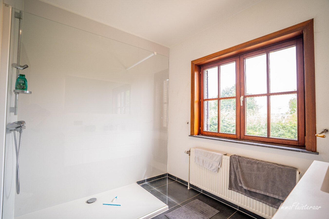 Maison situ&#233;e &#224; la campagne avec d&#233;pendances sur environ 4 hectares &#224; Bekkevoort (Brabant flamand) 