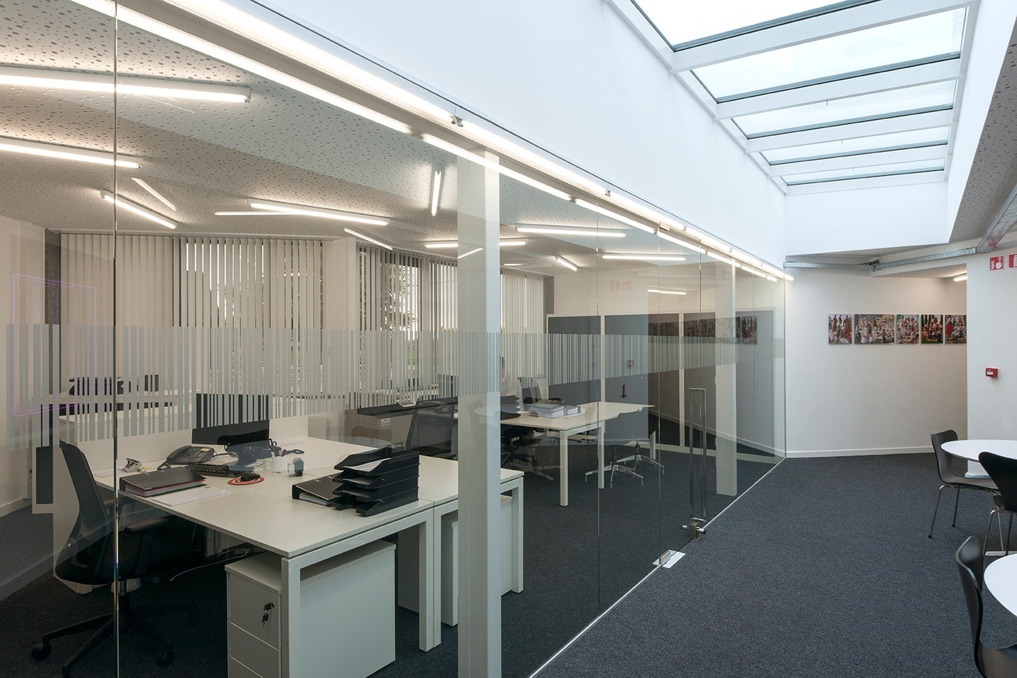 Instapklare kantoorruimte  (32 m&#178;) met parking en alle faciliteiten inclusief, Torhout. 