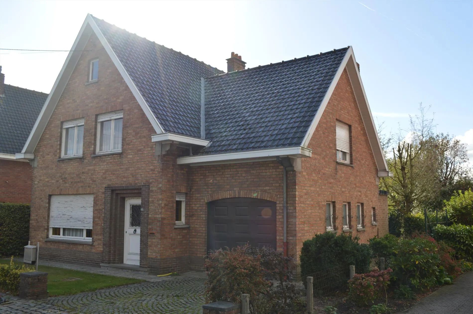 Op te frissen woning met 3 slaapkamers op 914 m² te Torhout