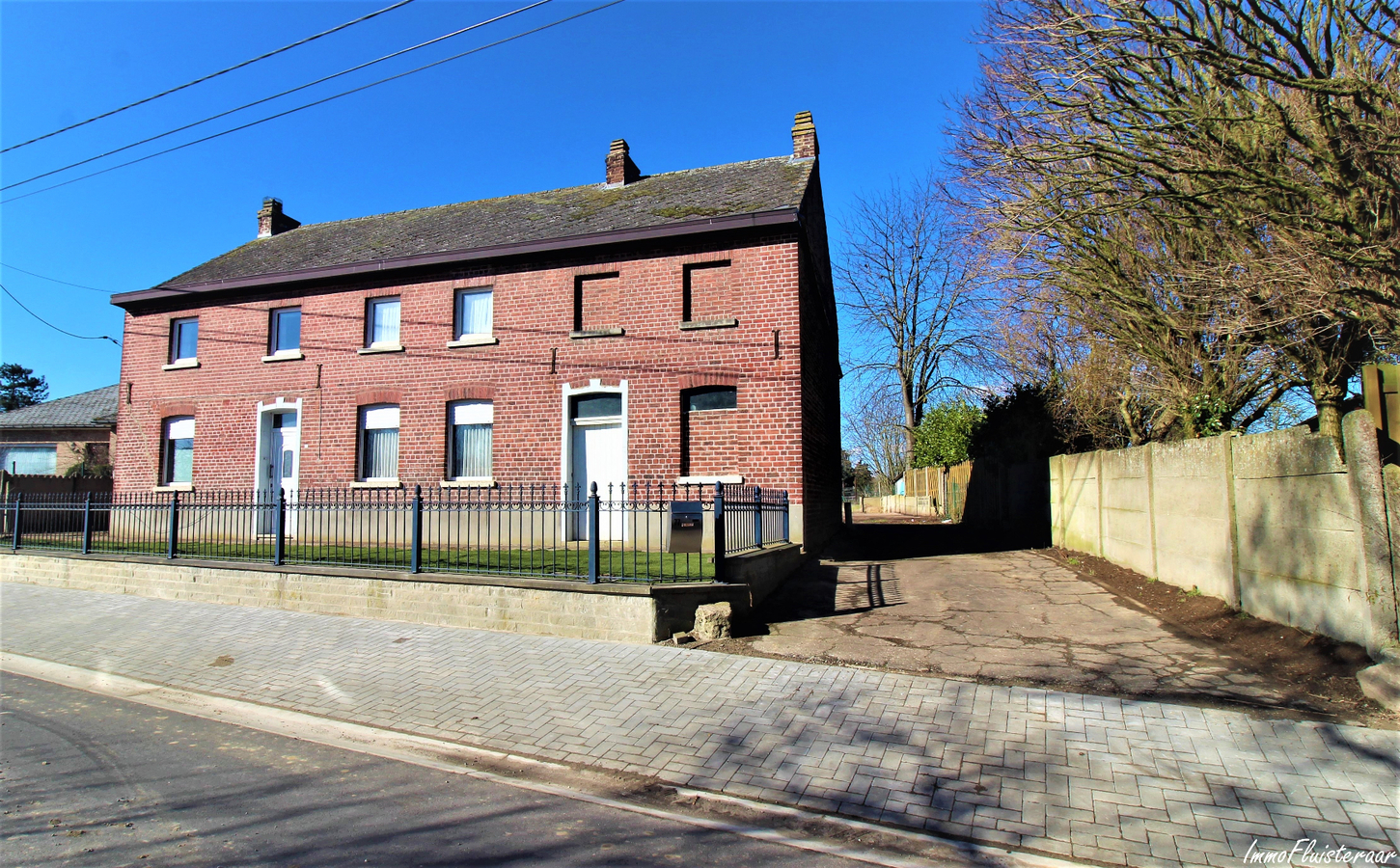 Maison &#224; r&#233;nover (1900-1950) avec annexes et pr&#233;s sur plus de 60a &#224; Geetbets (Brabant Flamand) 