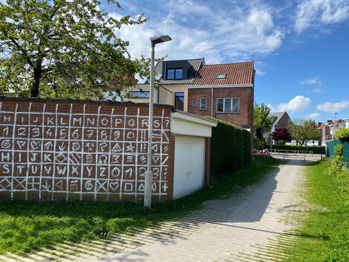HOB met tuin + garage op een perceel van 193 m&#178; te Wilrijk 