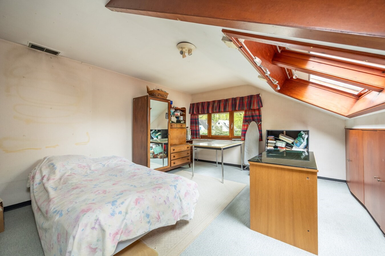 Ruime gezinswoning met 4 slaapkamers in het groene Hertebos 