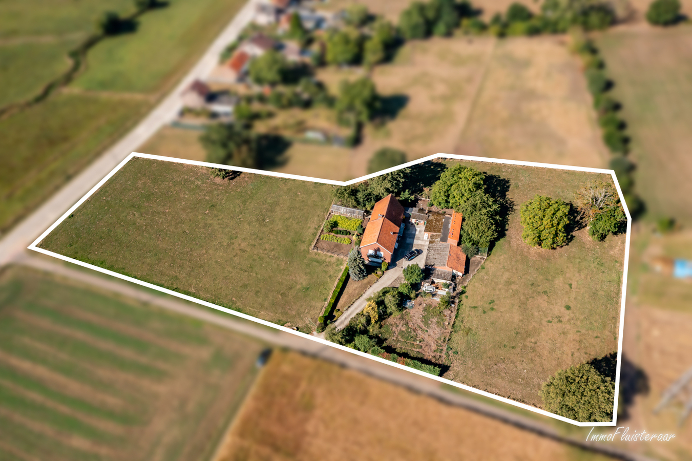 Te renoveren landelijke woning met aanhorigheden en weiland op ca. 1,2ha te Kersbeek-Miskom (Kortenaken; Vlaams-Brabant) 