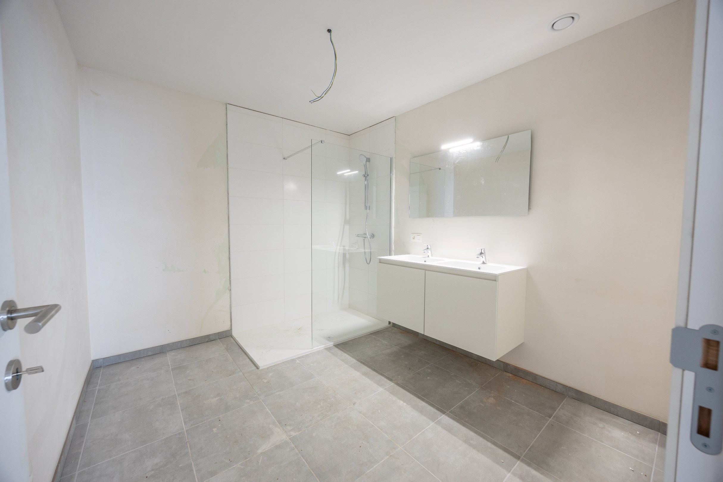 VILLA APPARTEMENT MET RUIME TUIN 