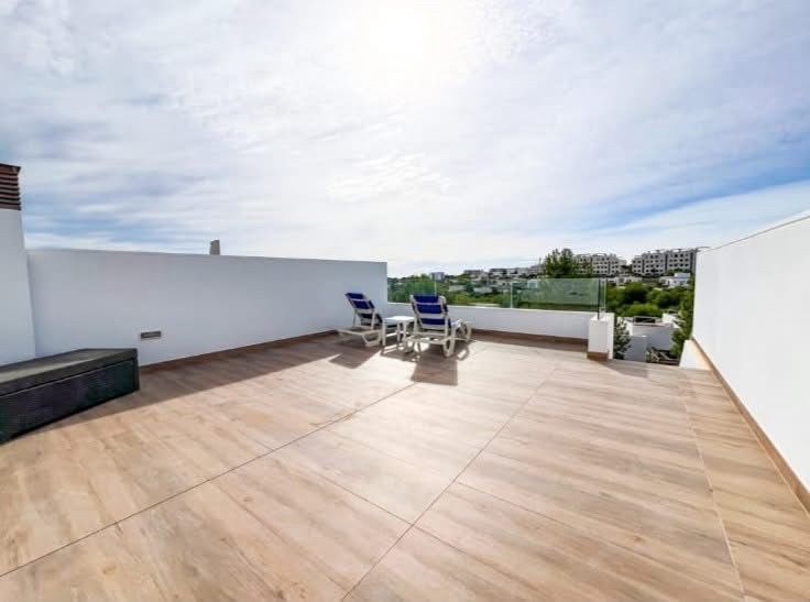Modern penthouse met Solarium Zonneterras - Las Colinas Golf &amp; Country resort 