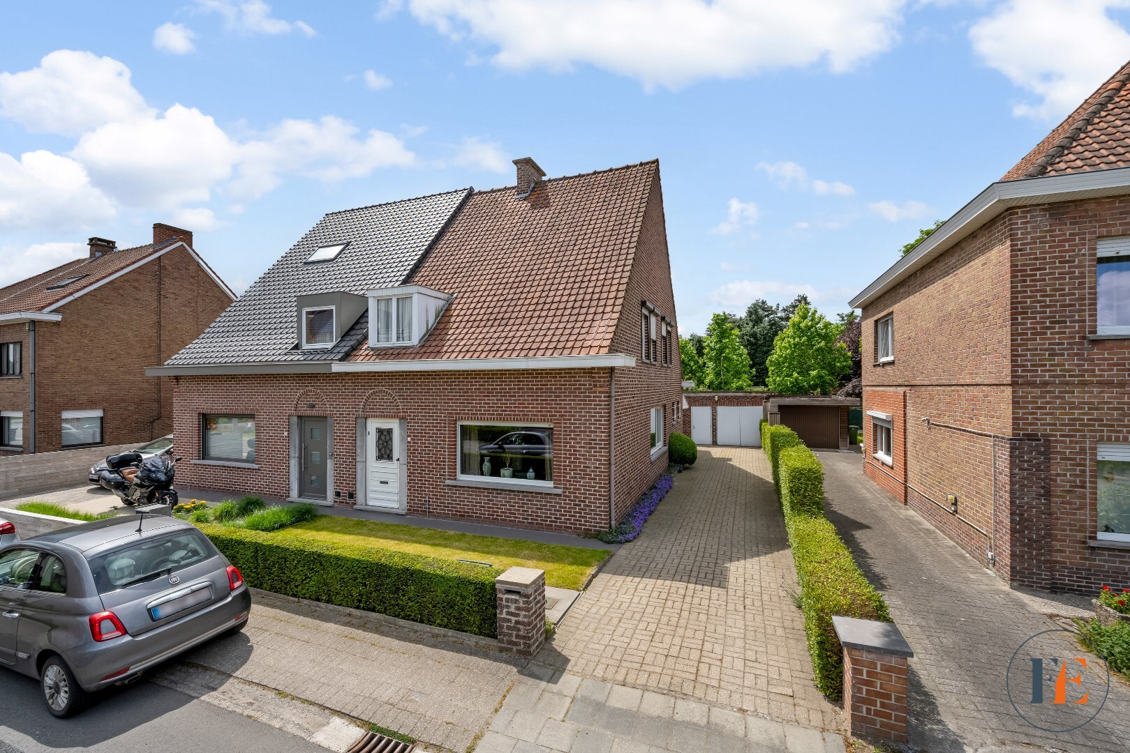 Te renoveren halfopen bebouwing op een gunstige locatie in Mariakerke 