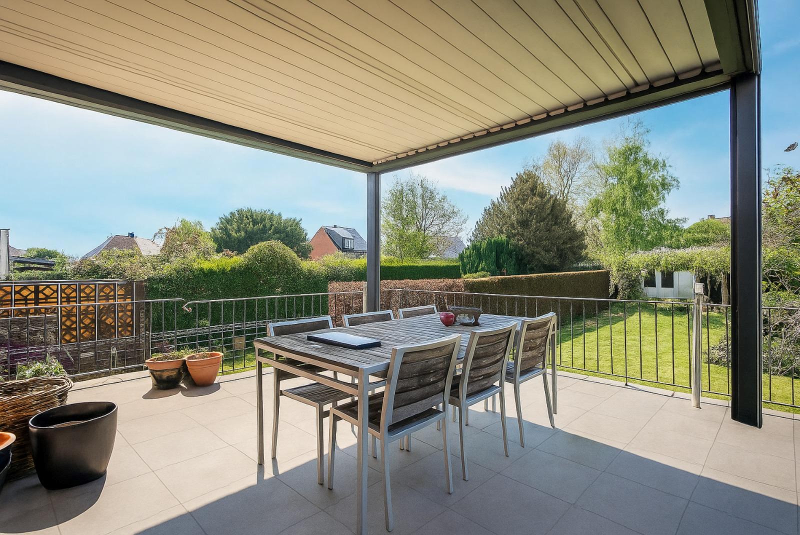 Instapklare bel-&#233;tage met 3 slpk en tuin op 4a33 