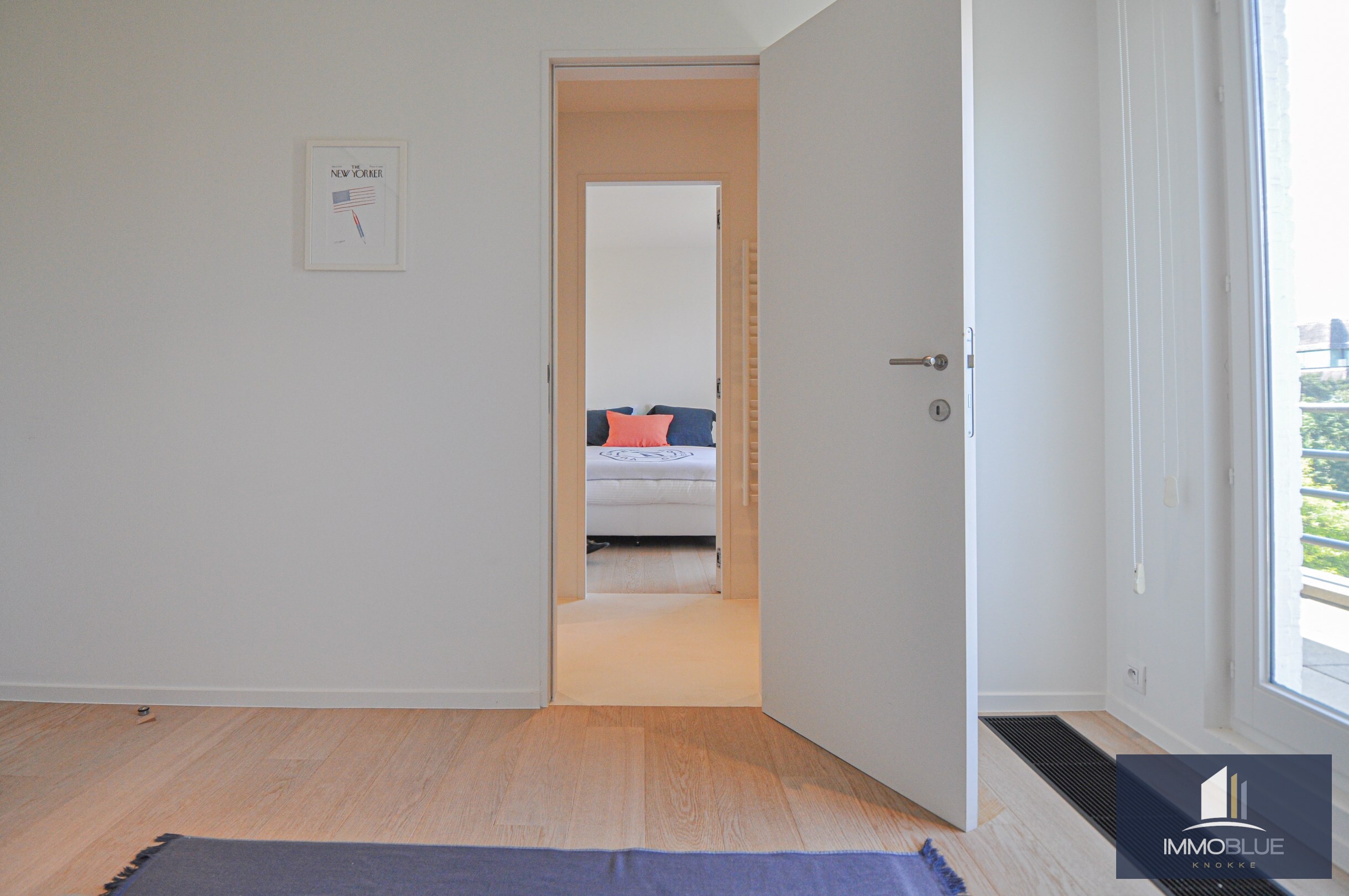 Subliem hoekappartement met ruime terrassen gelegen in het prestigieuze domein Tennis Garden. 