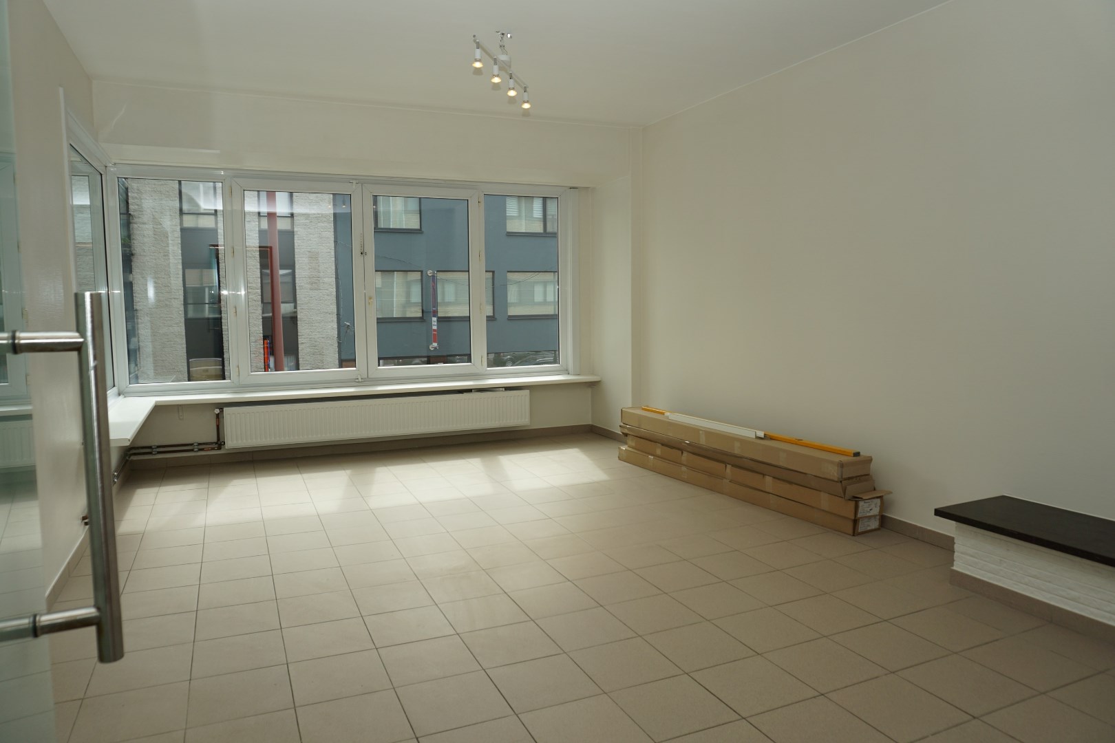 APPARTEMENT AGR&#201;ABLE AVEC 2 CHAMBRES A COUCHER 