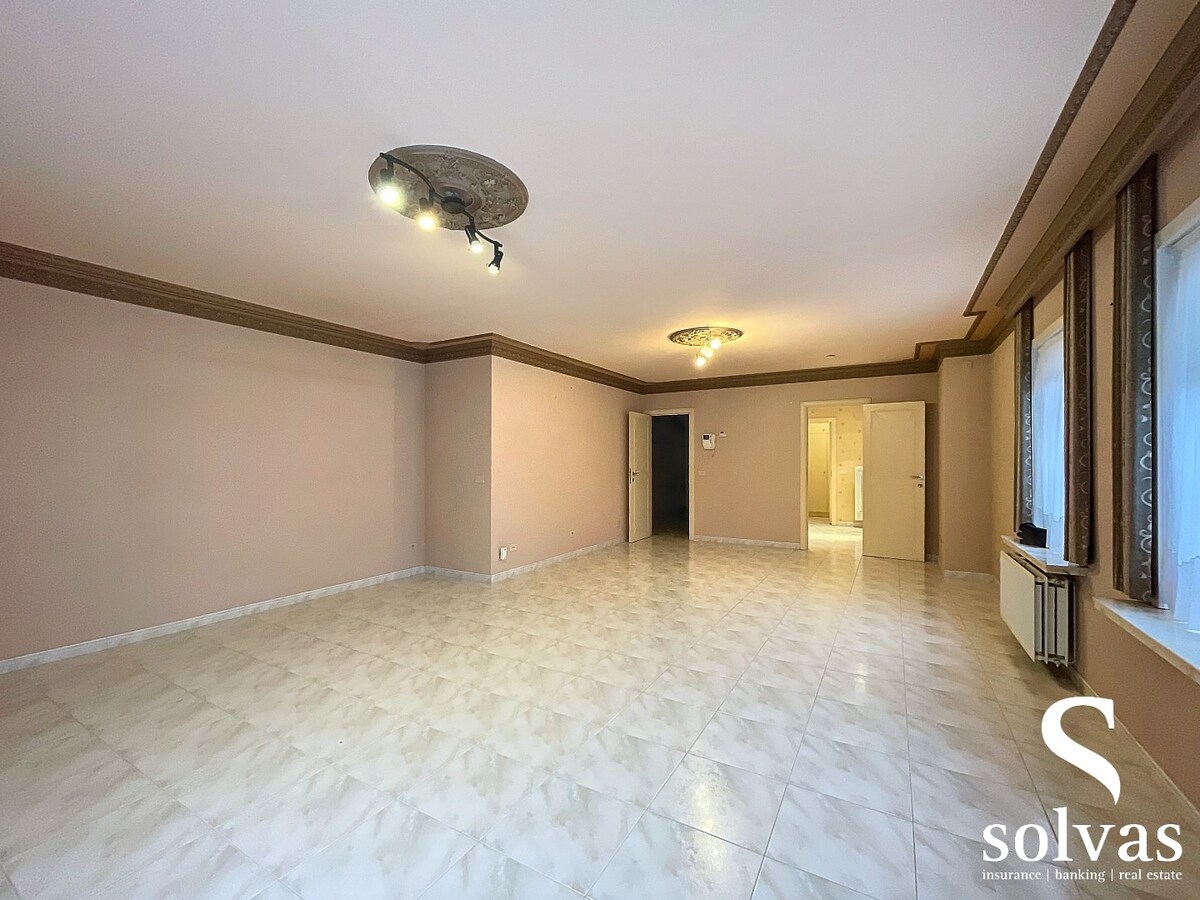 Ruim gelijkvloers appartement 