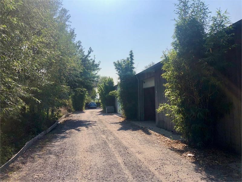 Droge en veilige opslagplaats op gunstige locatie 