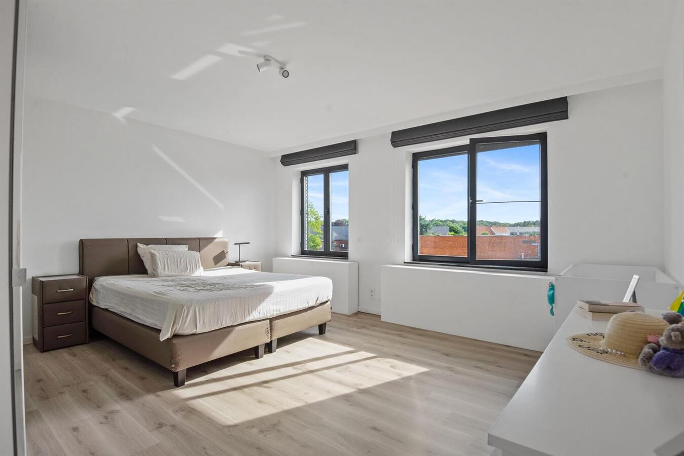 Gerenoveerd duplex appartement met ruim terras! 