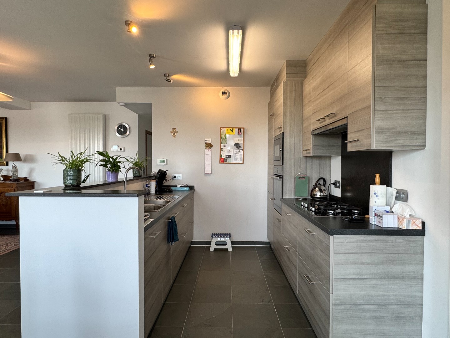 Ruim appartement met ondergrondse garage te koop in hartje Zulte 