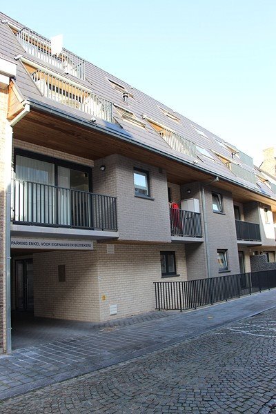 Appartement met 2 slaapkamers en garage en 2 terrassen te Koekelare 