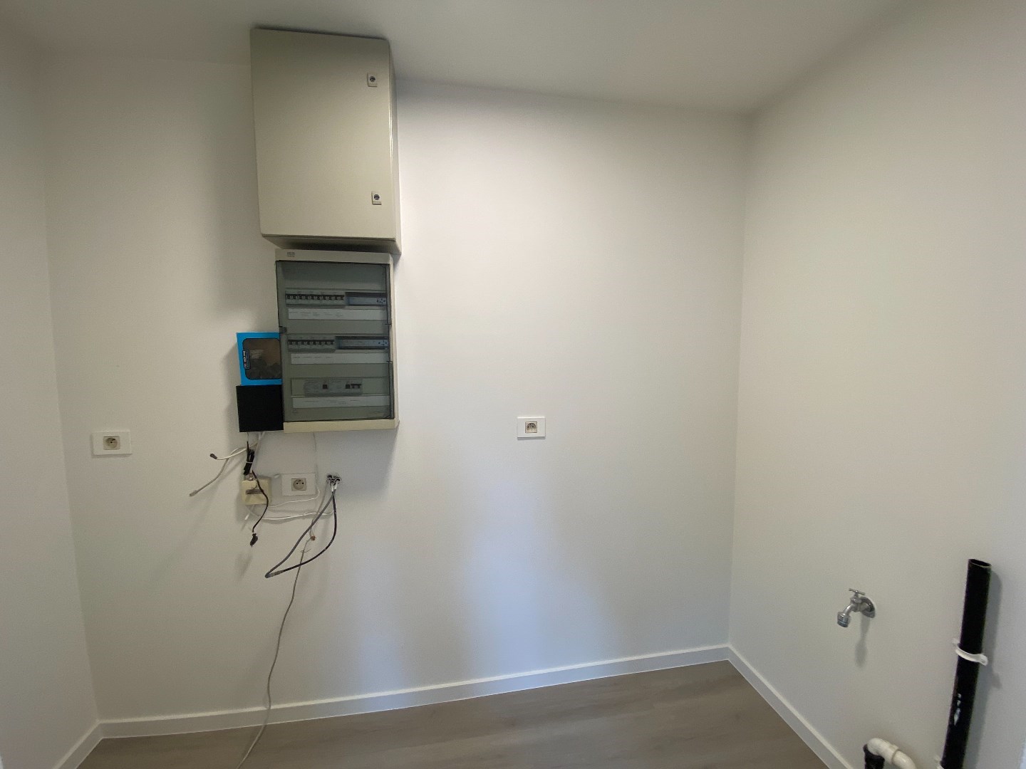 Instapklaar appartement in hartje Deerlijk! 