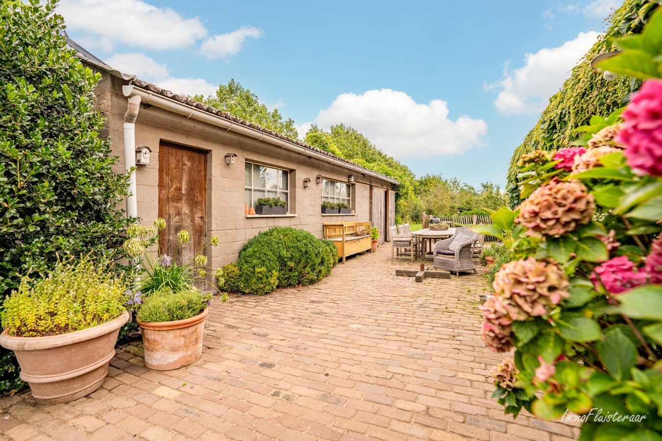 Charming farmhouse with horse breeding on approx. 4.5 ha/11,12 acres in Herentals (Antwerp) 