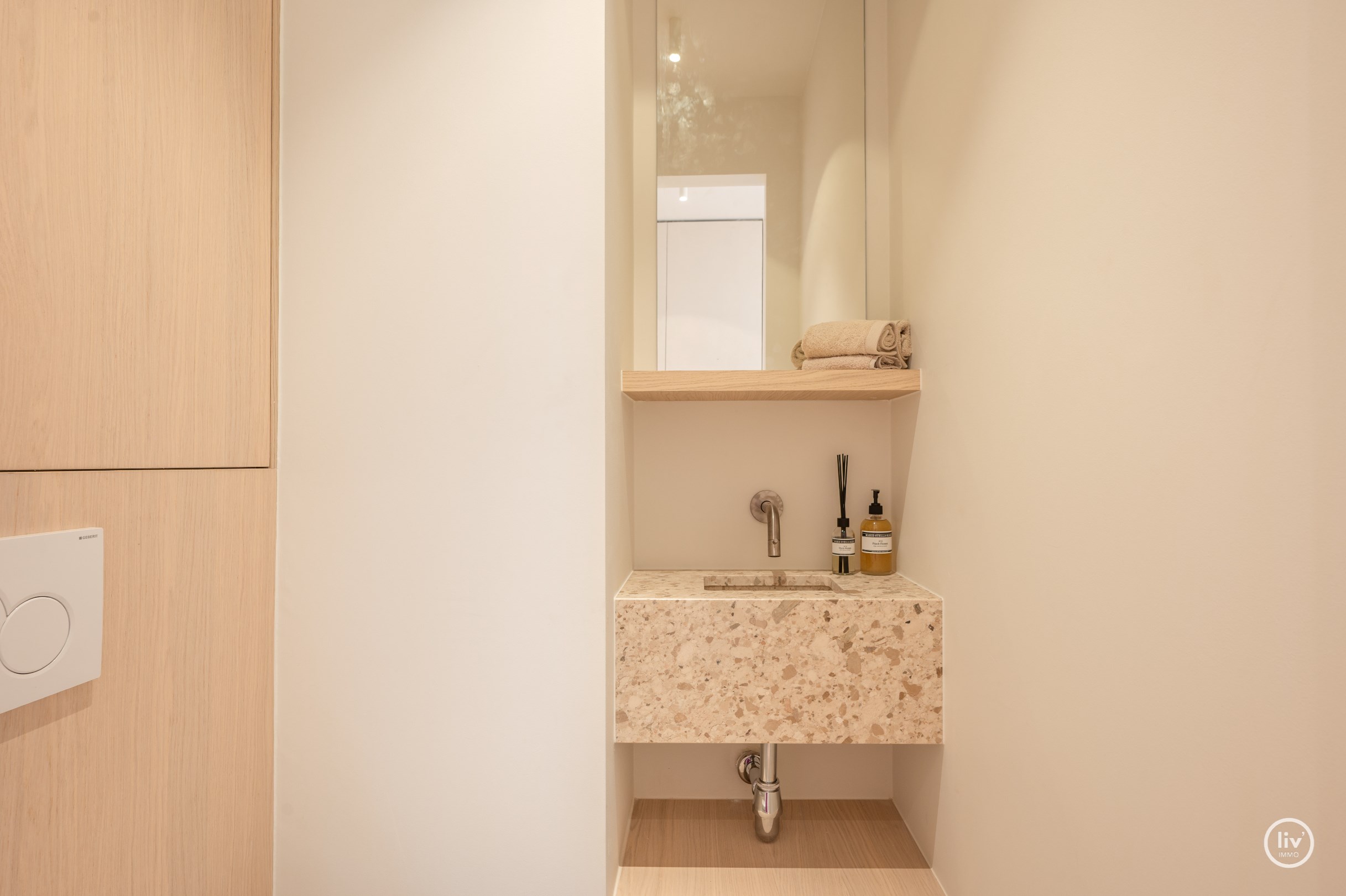 Volledig gerenoveerd 3-slaapkamerappartement met open zicht over het groen &#233;n de Lippenslaan 