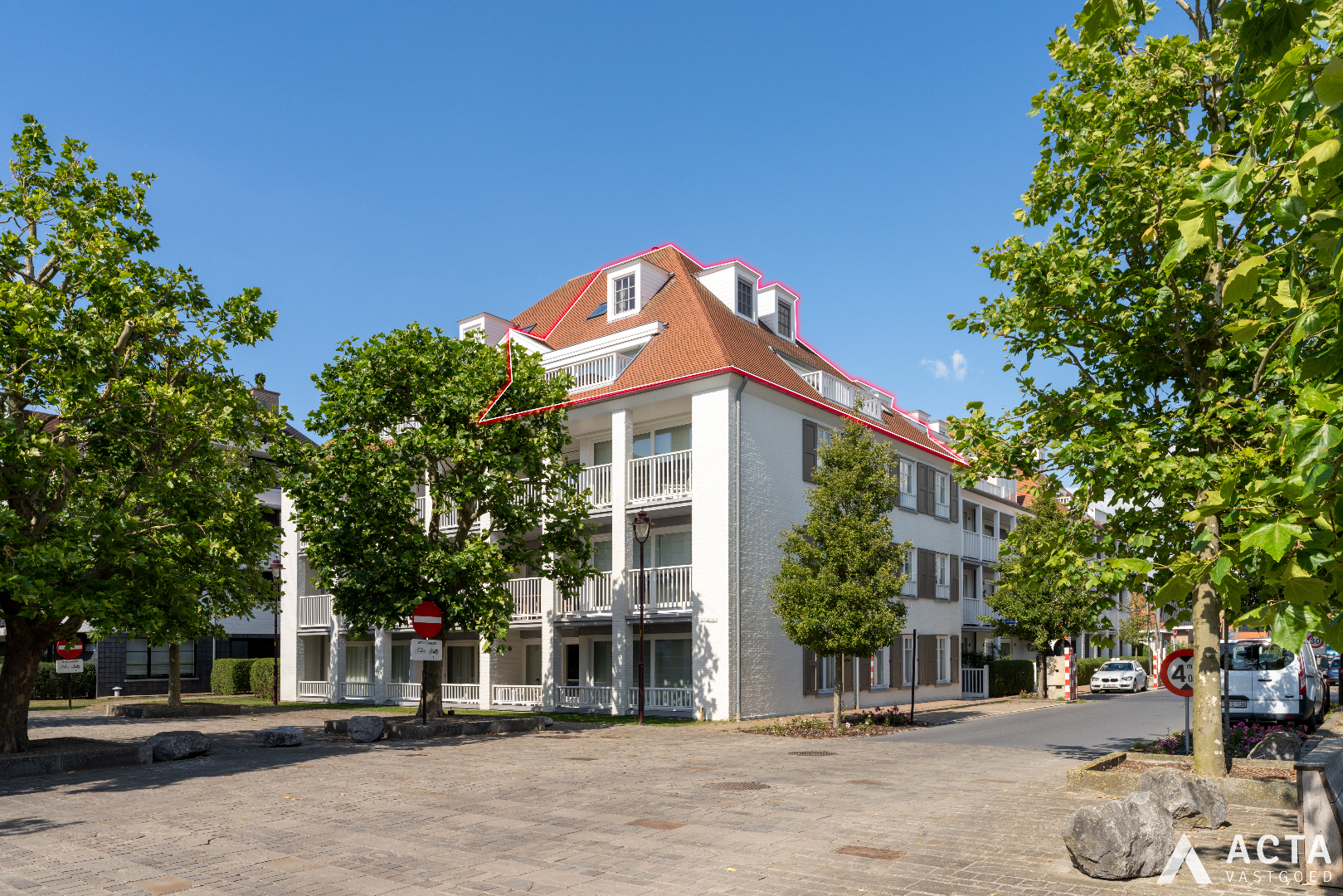 Hoogwaardig en klassevol appartement op d&#233; ligging in De Haan 