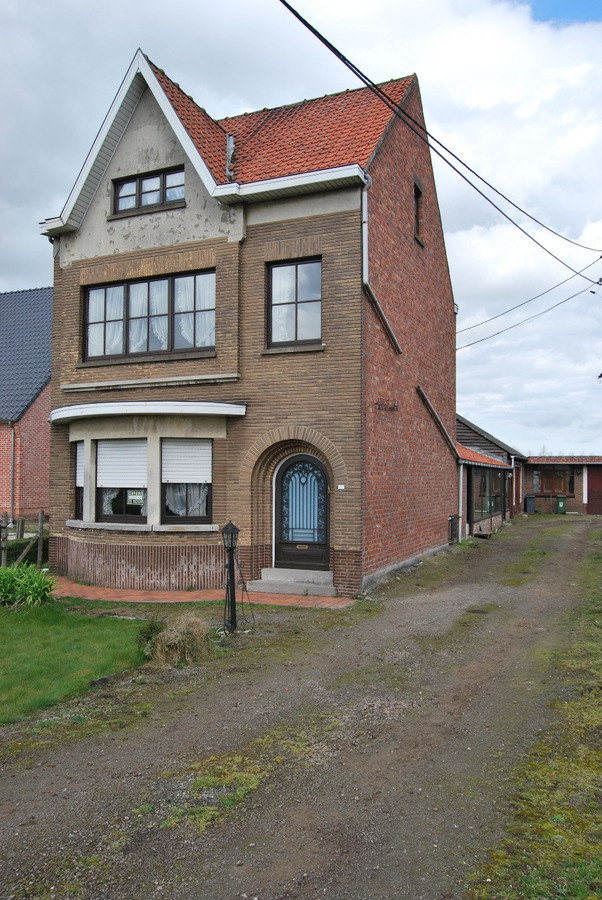 Te renoveren woning op 7390m&#178; te Lokeren 