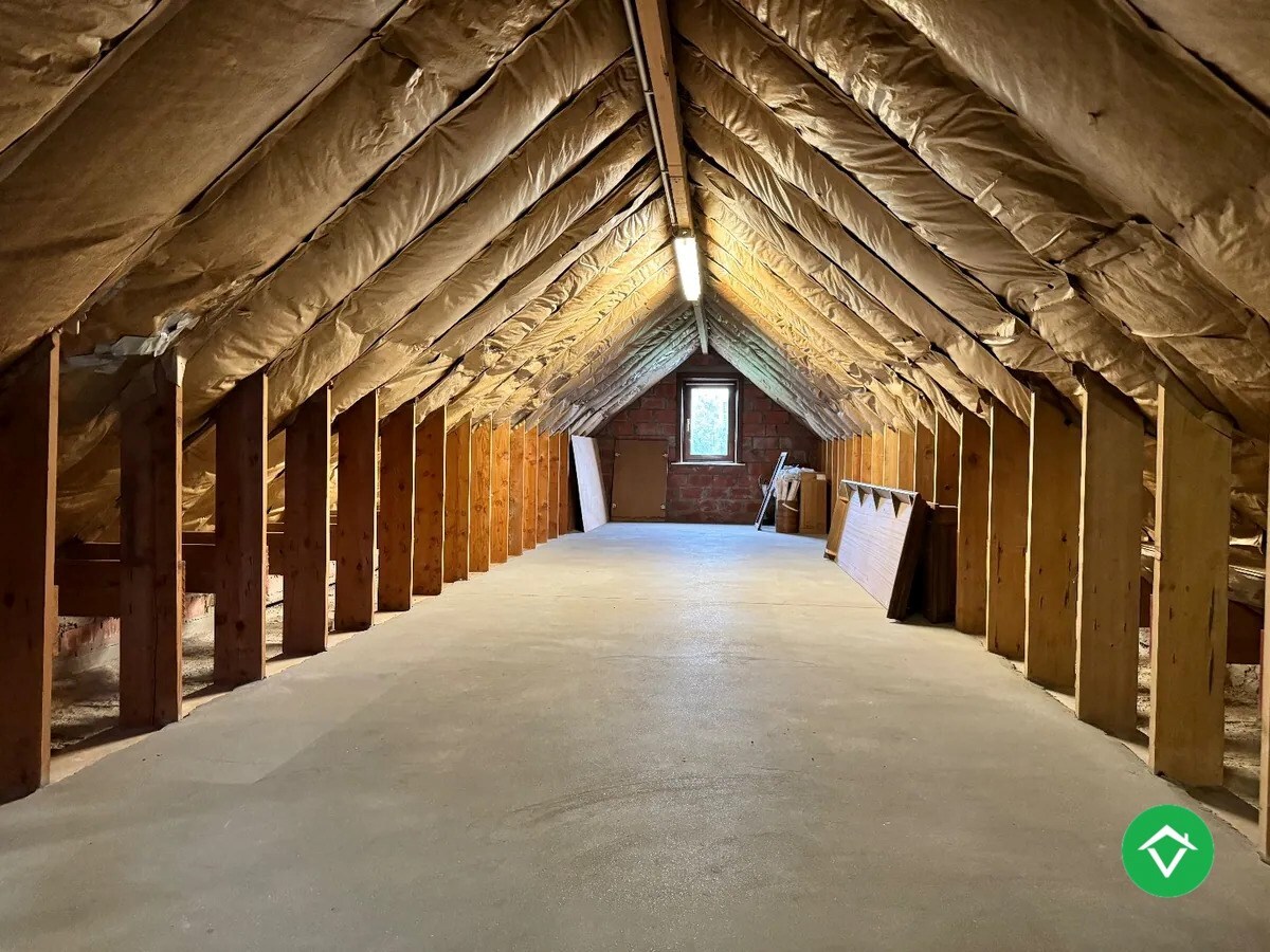 Alleenstaande woning met garage en tuin te Koekelare 