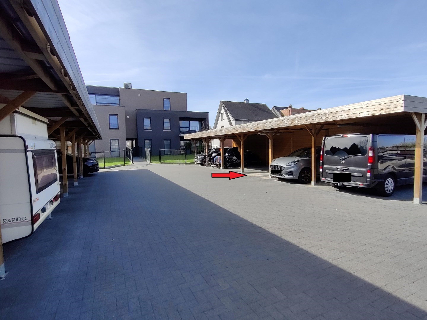 Te huur:  carport met uitstekende ligging te Geel! 