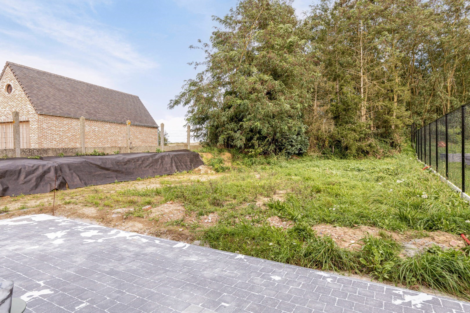 Ruime nieuwbouwwoning met 3 slaapkamers op een perceel van 4a 80ca - EPC 48 kWh/m&#178; - bewoonbare oppervlakte 225 m&#178; 