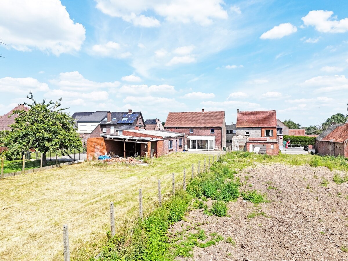 Te renoveren/te slopen handelshuis op 11 are te Sint-Antelinks 