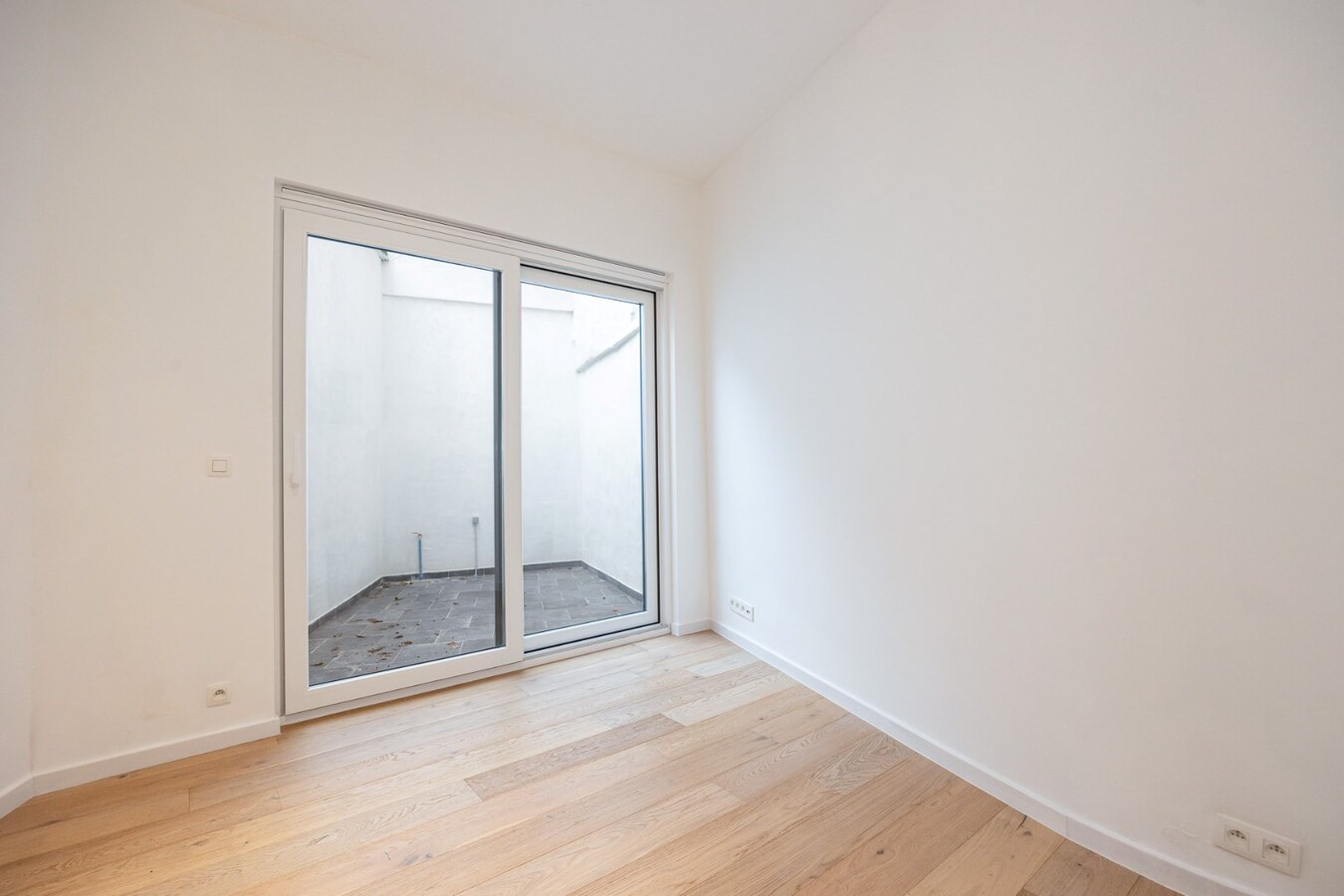 Volledig gerenoveerd gebouw met 3 appt. te Borgerhout! 