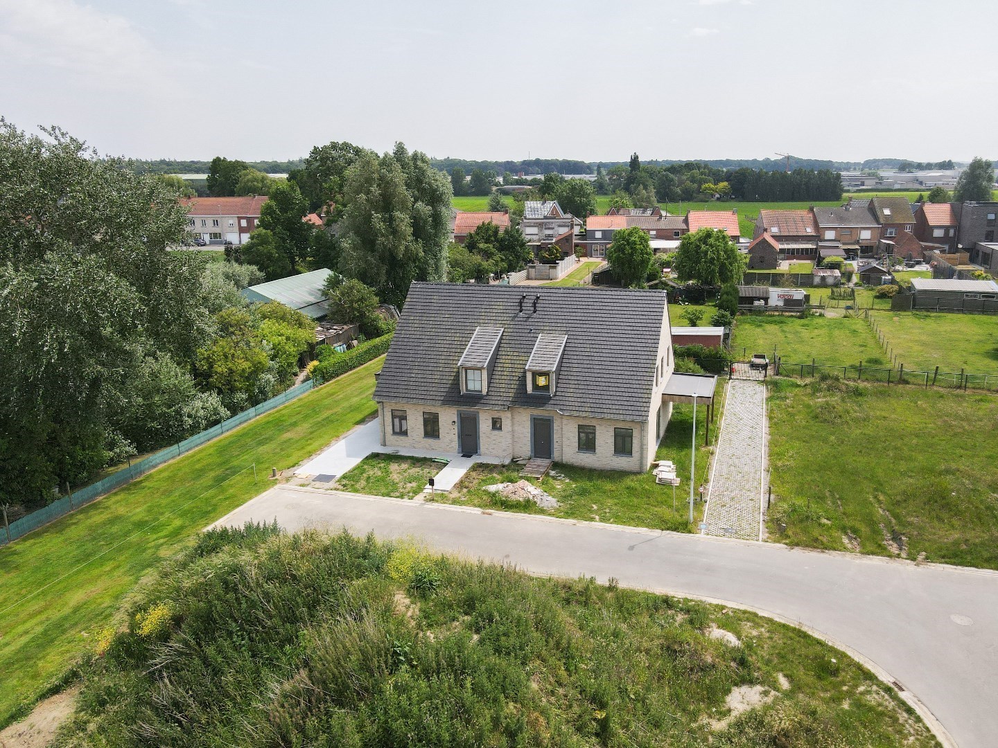 Prachtige halfopen nieuwbouwwoning met 3 slaapkamers in Houthulst 
