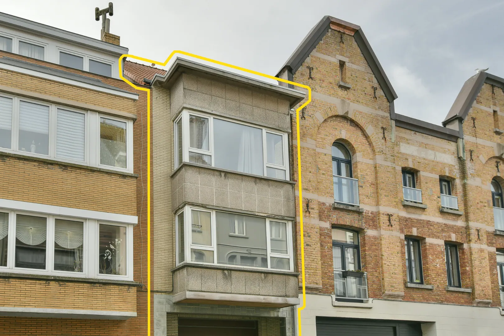 Opbrengsteigendom met 2 appartementen in centrum Oostende