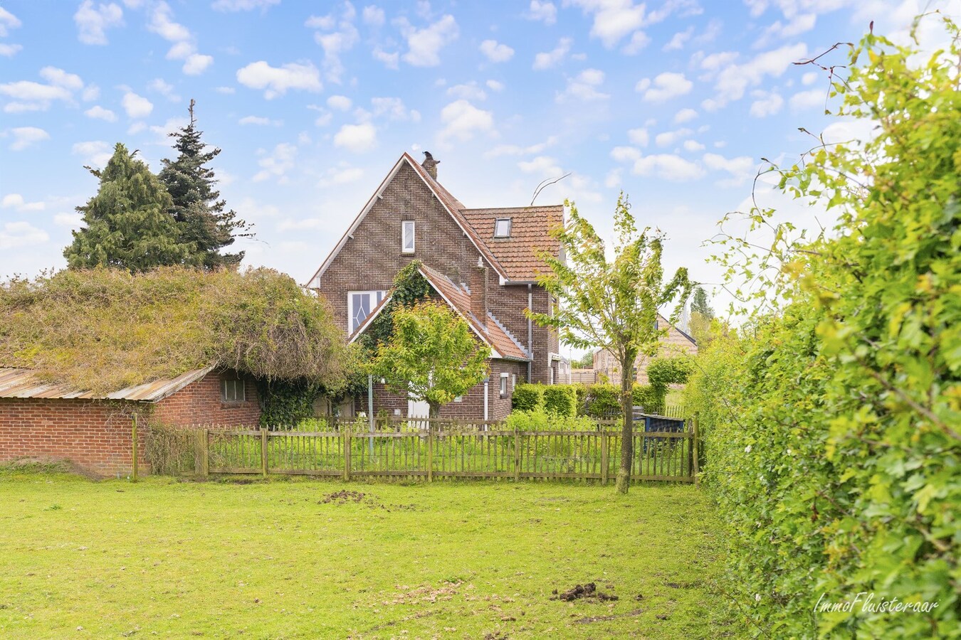 Gezellige woning met stallen op een prachtige locatie te Bocholt (ca. 44a50ca) 