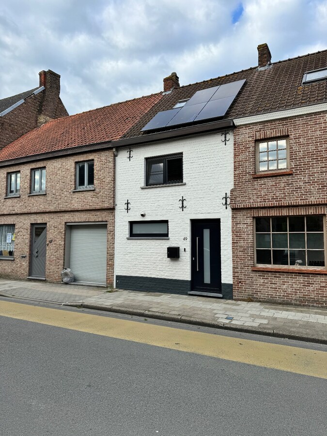 Instapklare woning met 2 slaapkamers en tuin te Eernegem 