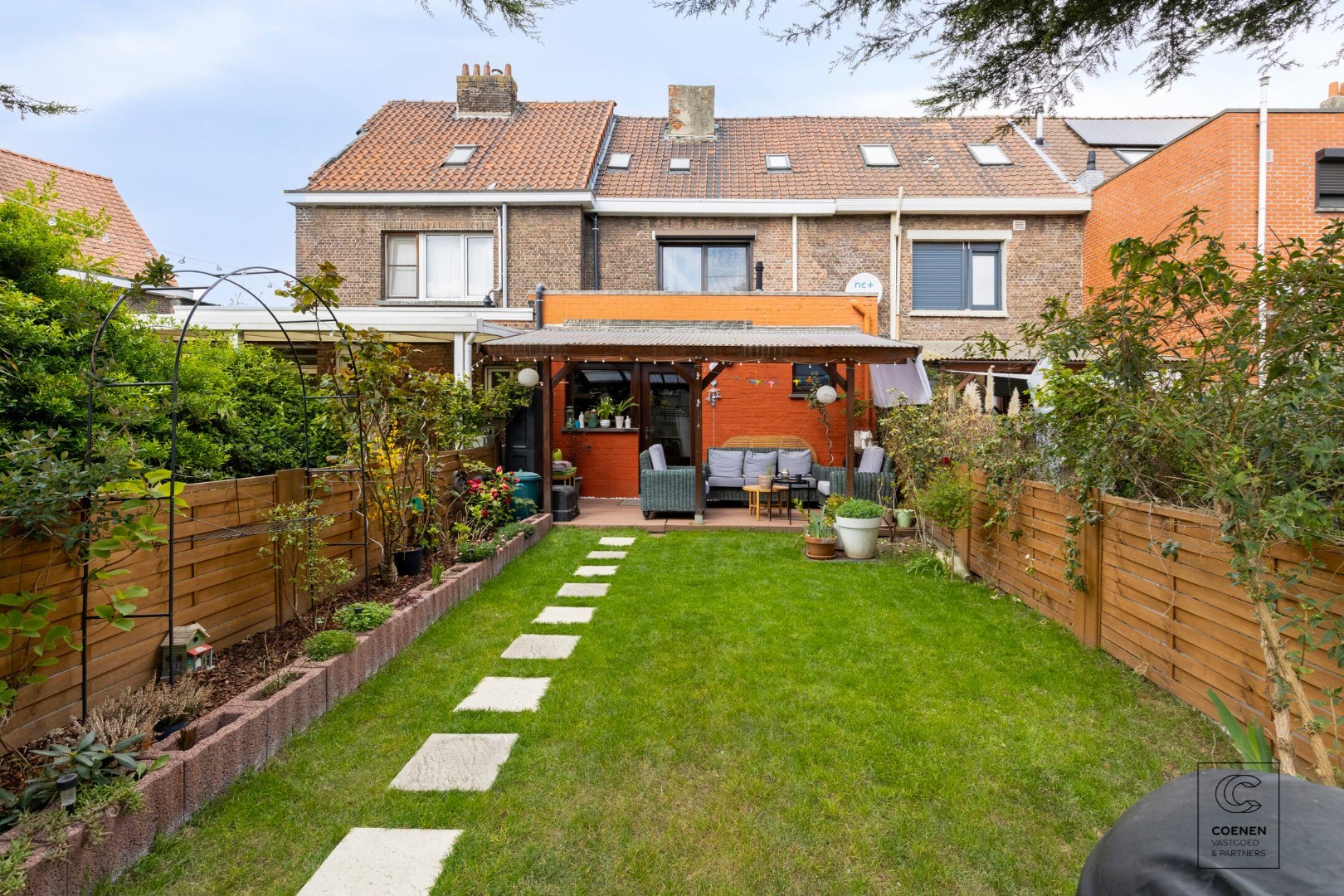 Charmante gezinswoning van 126m&#178; en 3 slaapkamers op TOPlocatie te Luchtbal! 