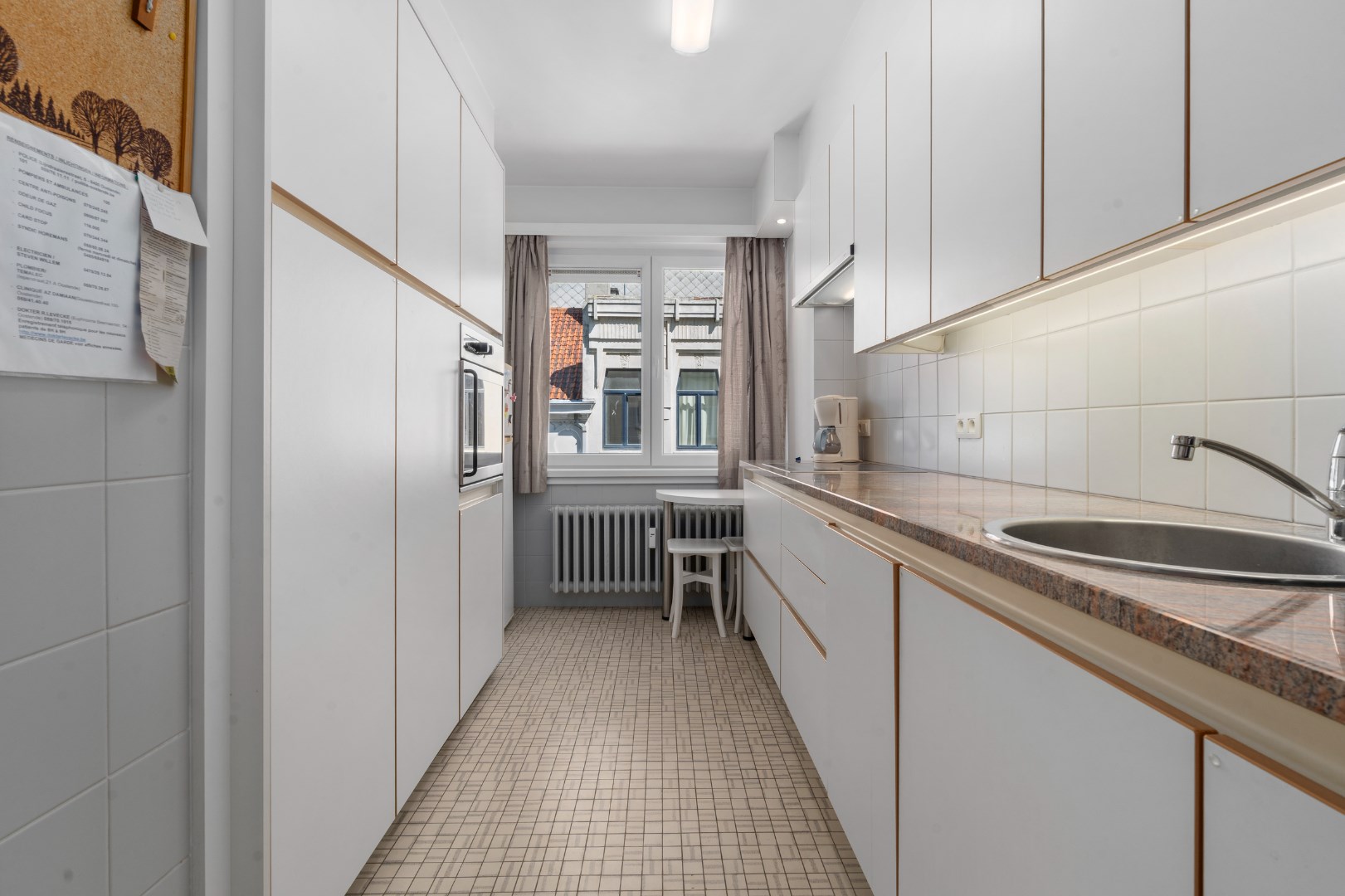 RUIM APPARTEMENT MET 2 SLAAPKAMERS IN CENTRUM OOSTENDE 