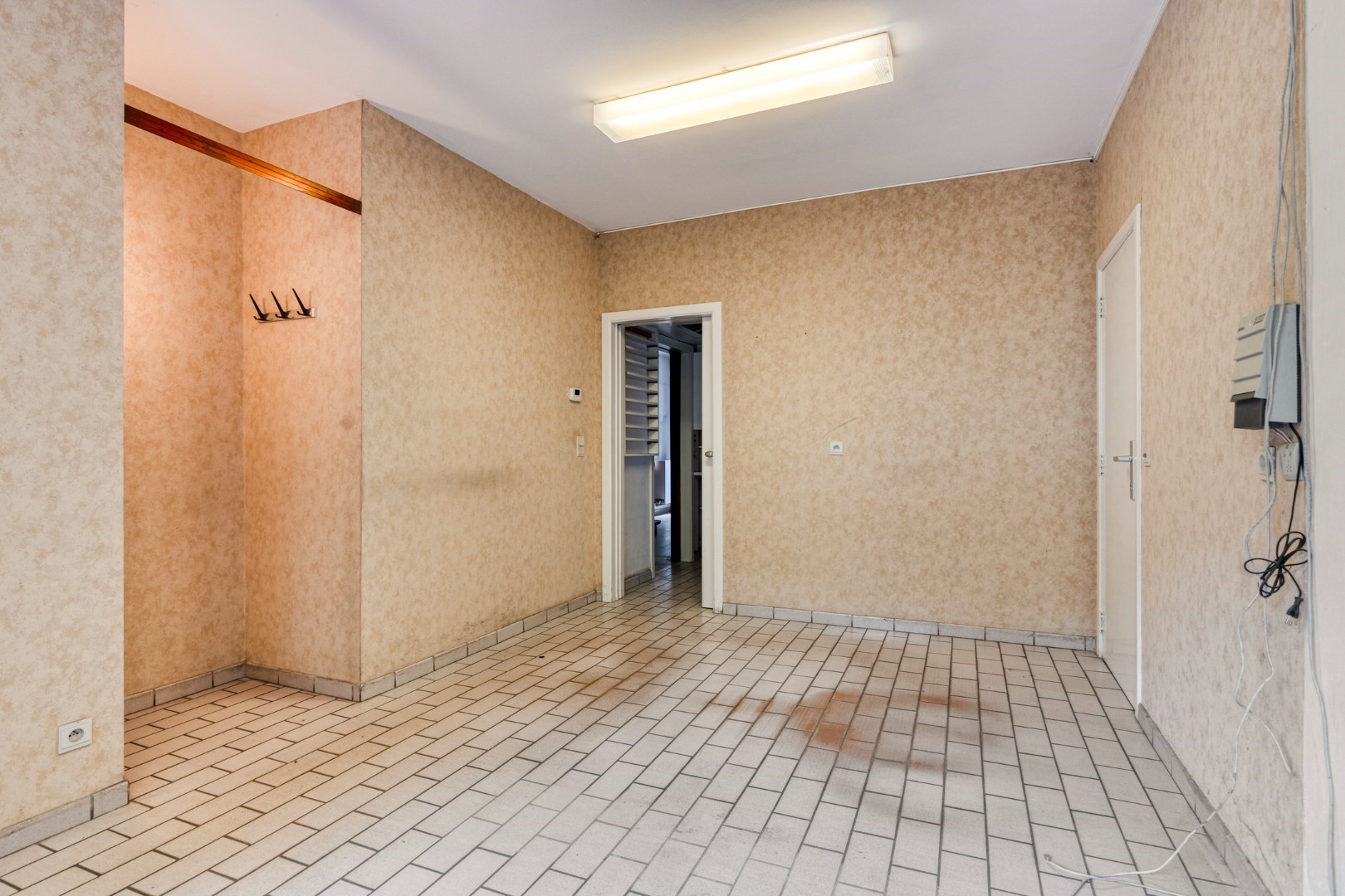 Ruime gezinswoning met 5 slaapkamers, praktijkruimte en dubbele garage in Kessel-Lo – EPC 337 kWh/m&#178; – bewoonbare oppervlakte ca. 301 m&#178; 